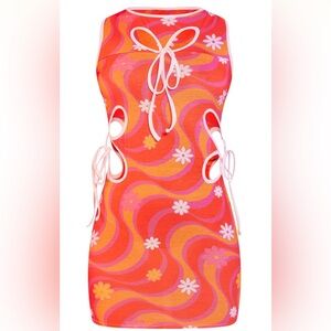 Retro Abstract Print Daisy Cut Out Detail Dress